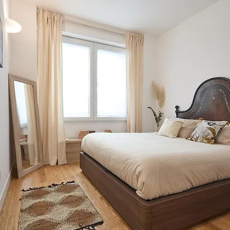 Bright Luxury Apartment