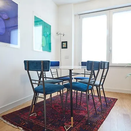 Bright Luxury Apartment